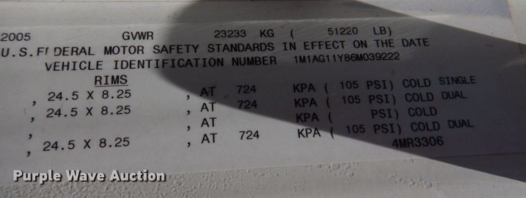 image for item KP9078 2006 Mack CV713  semi truck