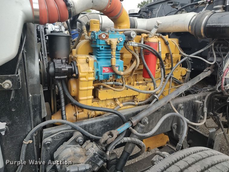 image for item MF9337 1990 Peterbilt 379  semi truck