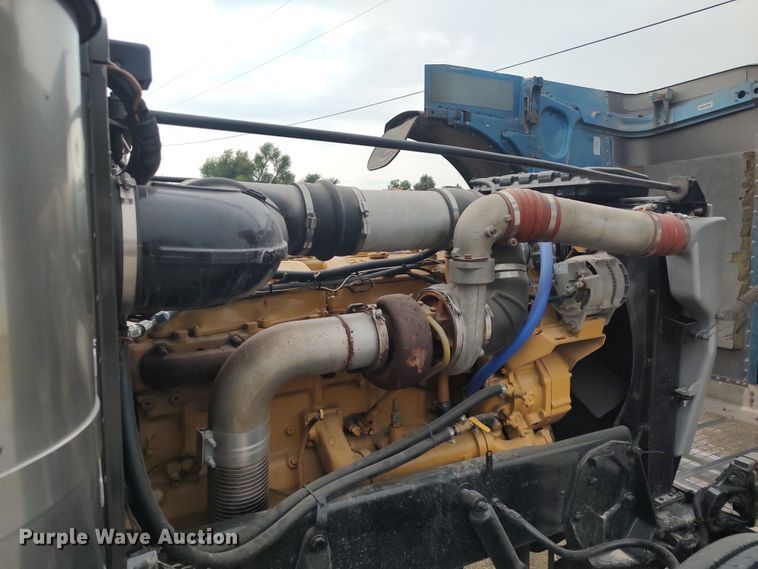 image for item MF9337 1990 Peterbilt 379  semi truck