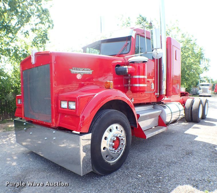 image for item MF9338 1986 Kenworth W900  semi truck