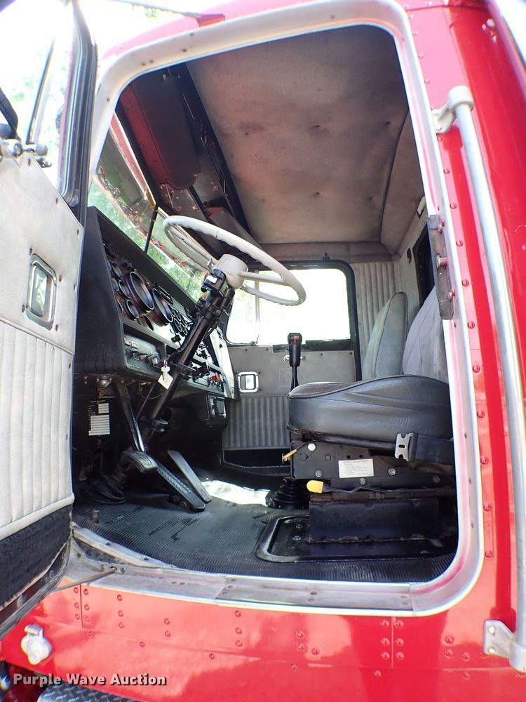 image for item MF9338 1986 Kenworth W900  semi truck