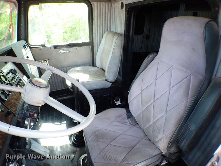 image for item MF9338 1986 Kenworth W900  semi truck