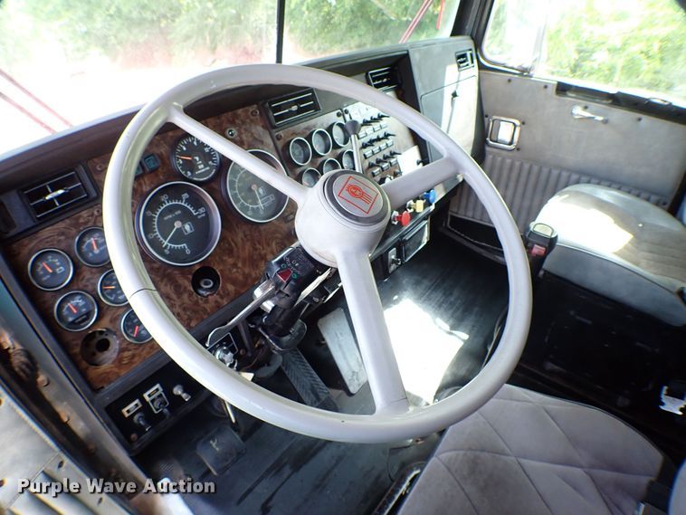 image for item MF9338 1986 Kenworth W900  semi truck