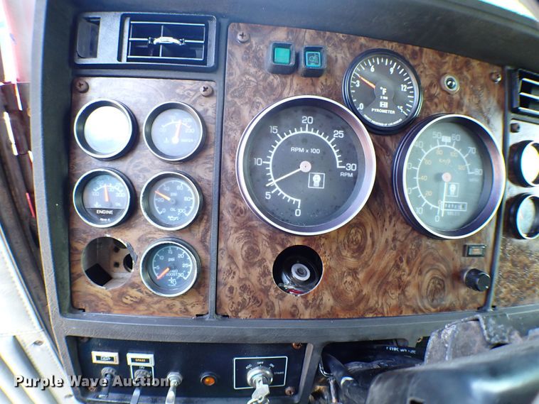 image for item MF9338 1986 Kenworth W900  semi truck