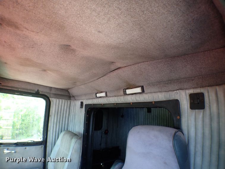 image for item MF9338 1986 Kenworth W900  semi truck