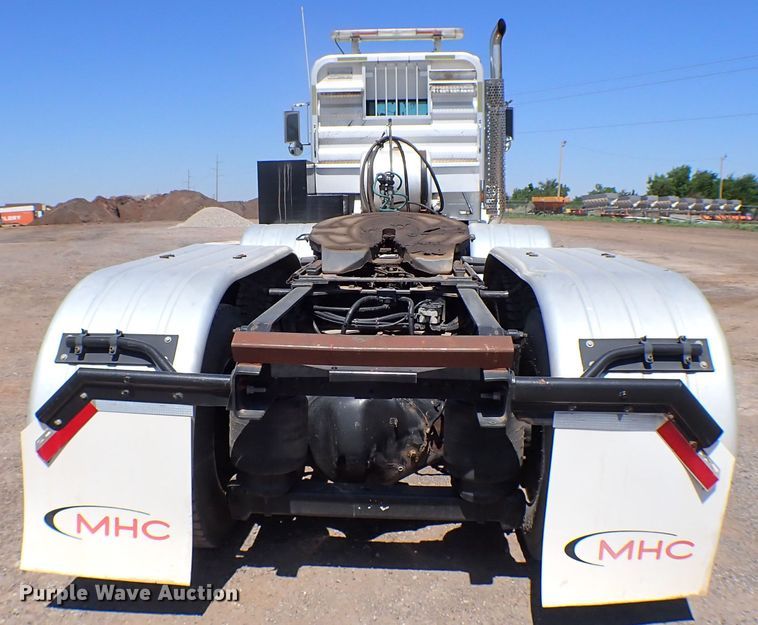 image for item MF9367 2014 Kenworth T800  semi truck