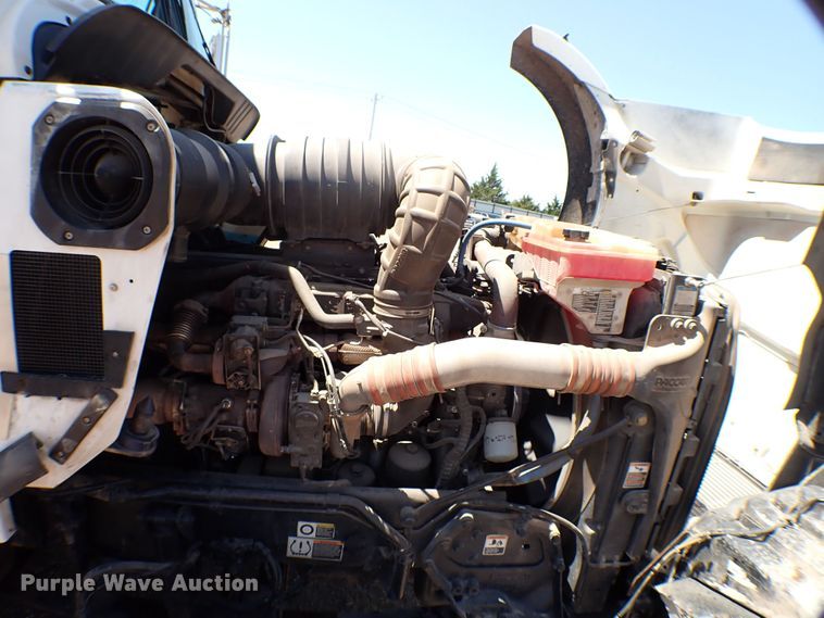 image for item MF9367 2014 Kenworth T800  semi truck