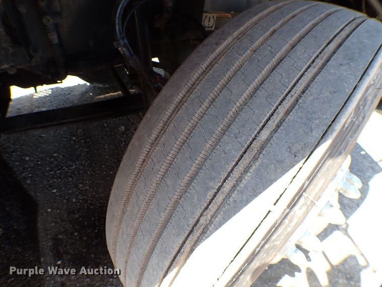 image for item MF9367 2014 Kenworth T800  semi truck