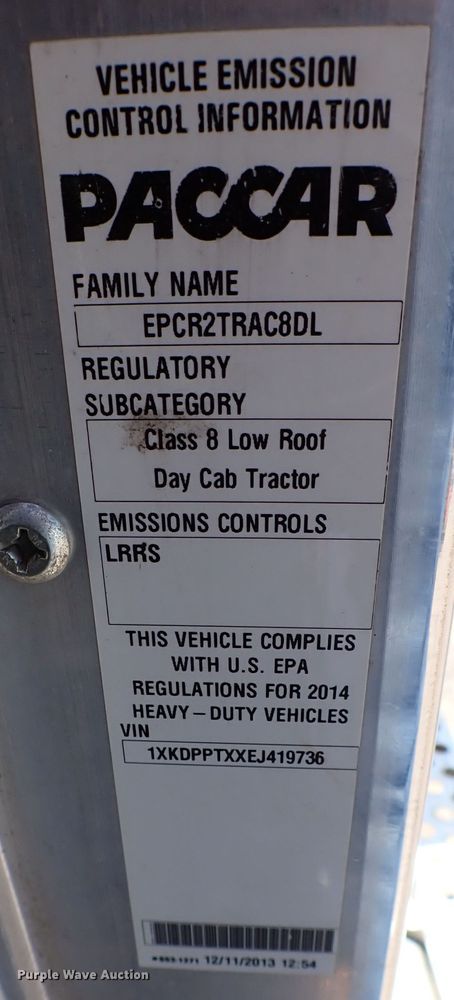 image for item MF9367 2014 Kenworth T800  semi truck