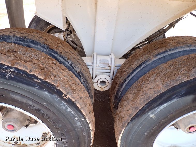 image for item MF9487 2017 MAC  end dump trailer