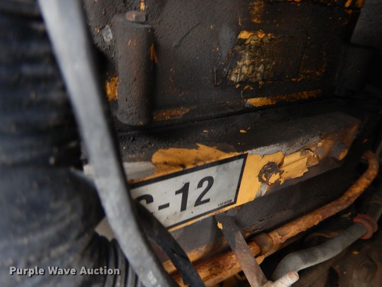 image for item MF9608 2001 International 9200i  semi truck