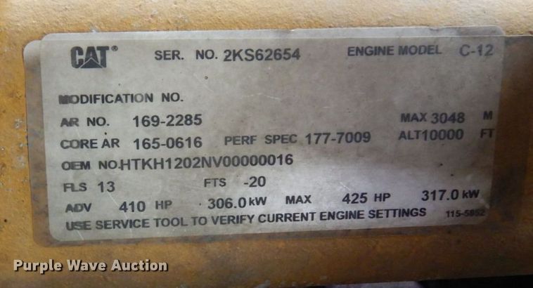 image for item MF9608 2001 International 9200i  semi truck