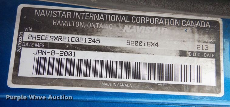 image for item MF9608 2001 International 9200i  semi truck