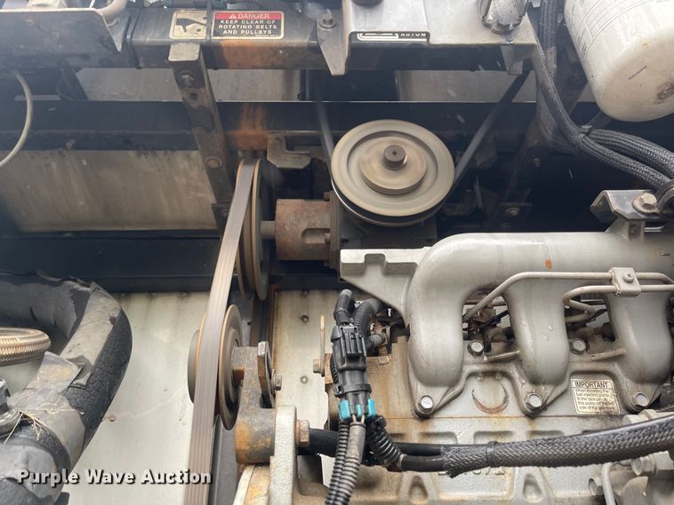 image for item MJ9753 2008 Utility  refrigerated van trailer