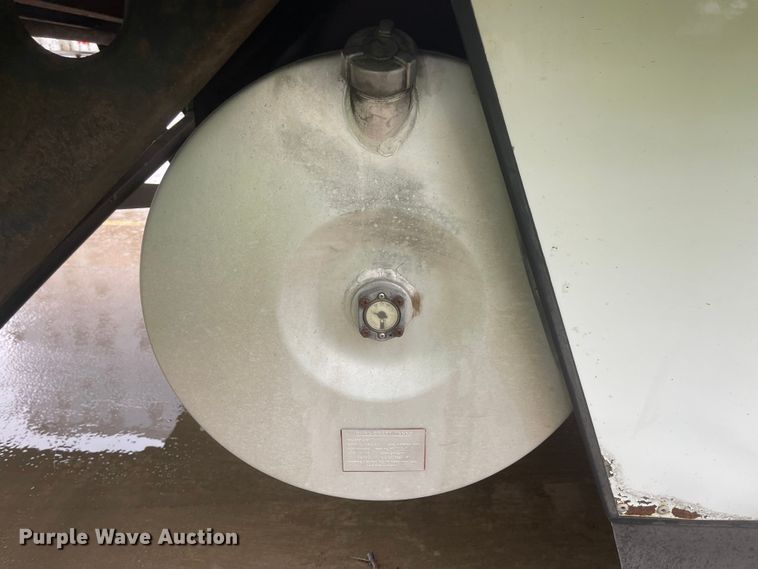 image for item MJ9753 2008 Utility  refrigerated van trailer