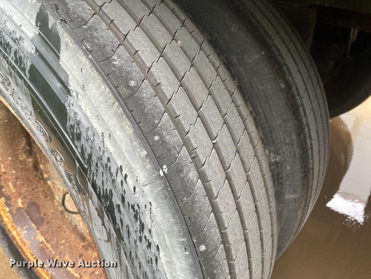 image for item MJ9753 2008 Utility  refrigerated van trailer