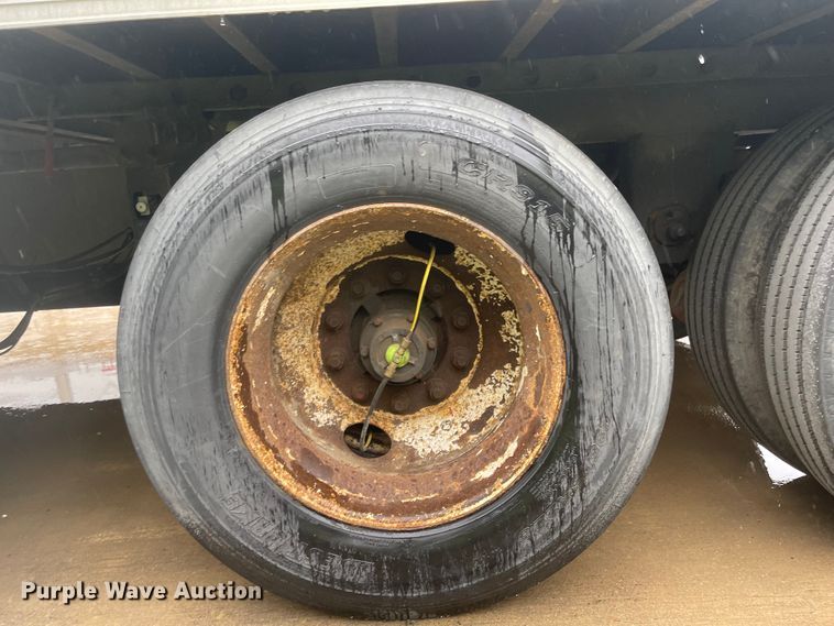 image for item MJ9753 2008 Utility  refrigerated van trailer