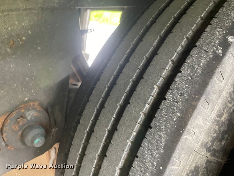 image for item MJ9753 2008 Utility  refrigerated van trailer