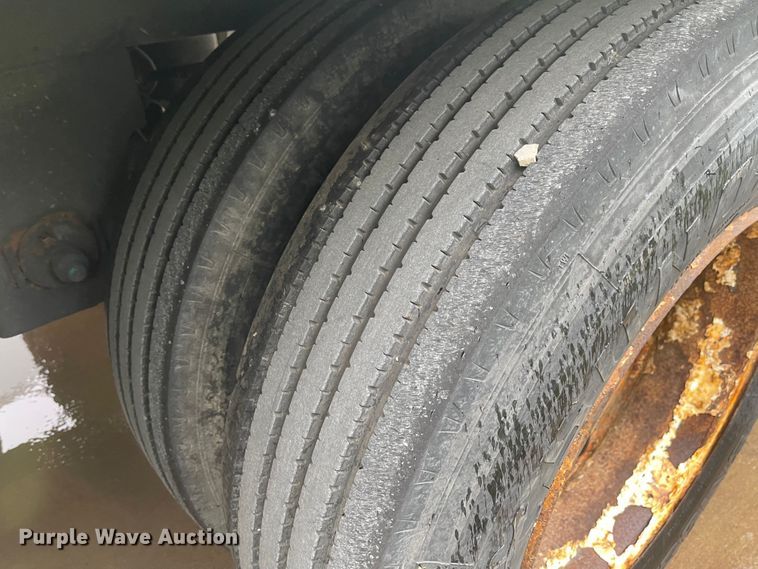 image for item MJ9753 2008 Utility  refrigerated van trailer