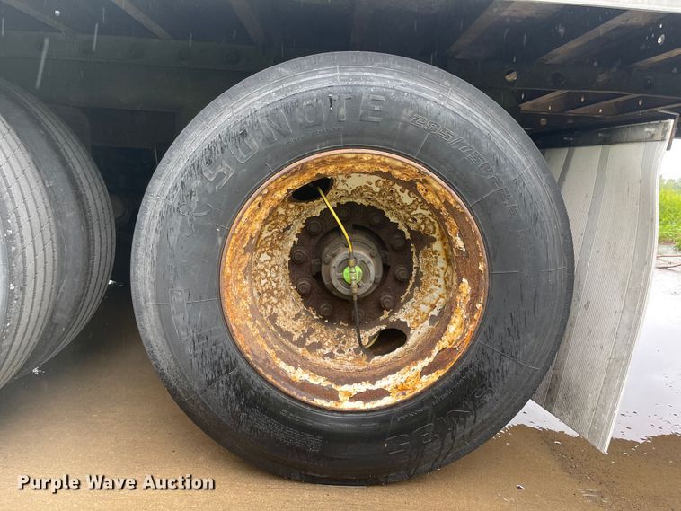 image for item MJ9753 2008 Utility  refrigerated van trailer