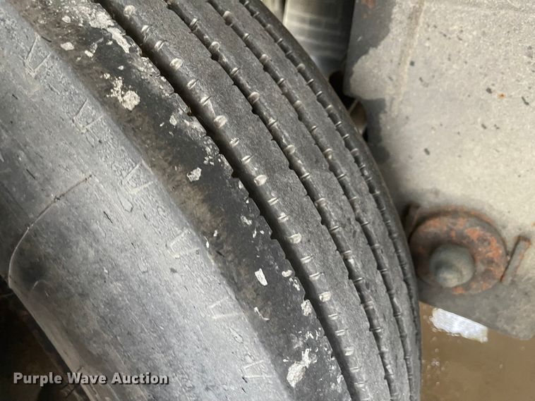 image for item MJ9753 2008 Utility  refrigerated van trailer