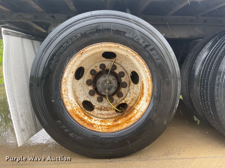 image for item MJ9753 2008 Utility  refrigerated van trailer