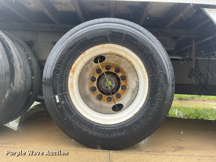 image for item MJ9753 2008 Utility  refrigerated van trailer