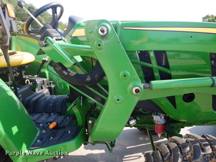 image for item DH8499 2021 John Deere 3035D  MFWD tractor