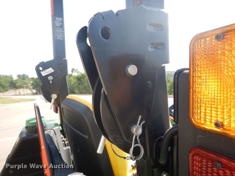 image for item DH8499 2021 John Deere 3035D  MFWD tractor