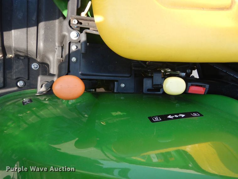 image for item DH8499 2021 John Deere 3035D  MFWD tractor