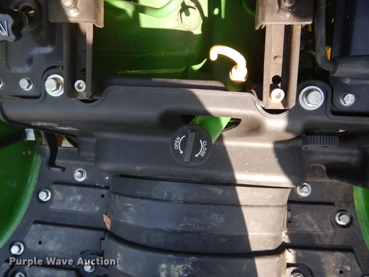 image for item DH8499 2021 John Deere 3035D  MFWD tractor