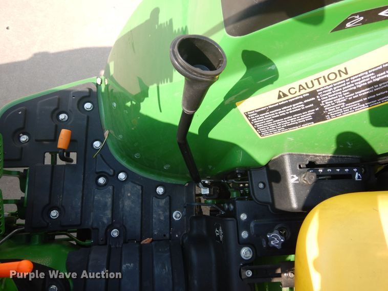 image for item DH8499 2021 John Deere 3035D  MFWD tractor