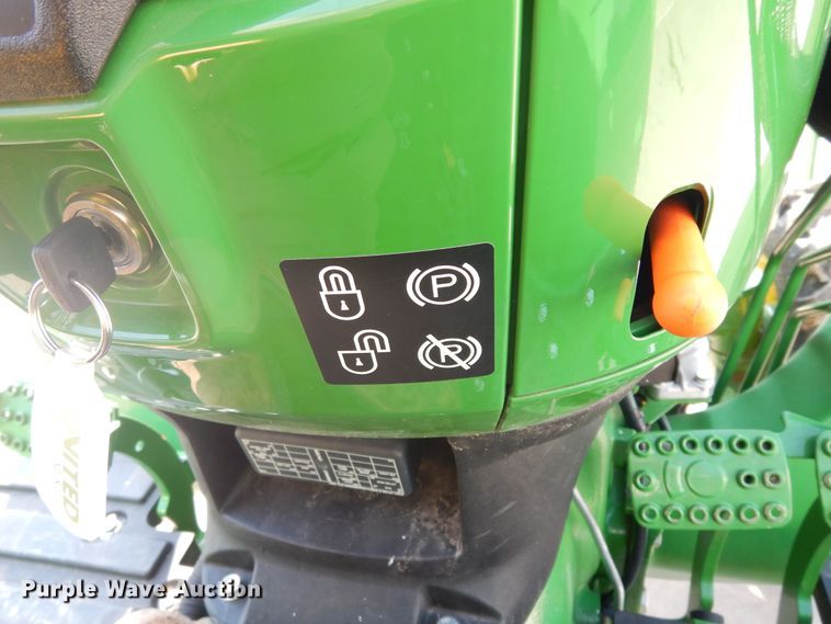 image for item DH8499 2021 John Deere 3035D  MFWD tractor