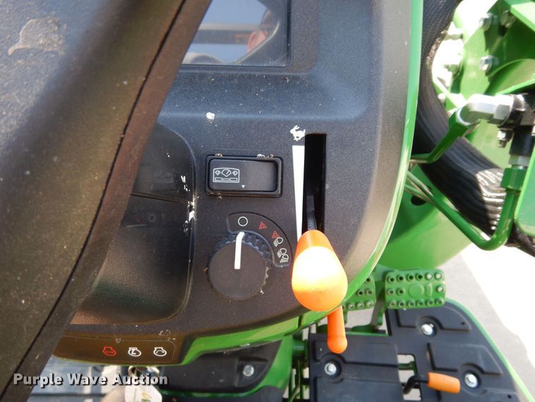 image for item DH8499 2021 John Deere 3035D  MFWD tractor