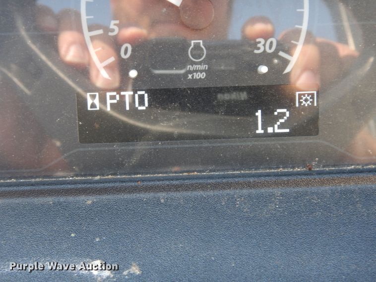 image for item DH8499 2021 John Deere 3035D  MFWD tractor