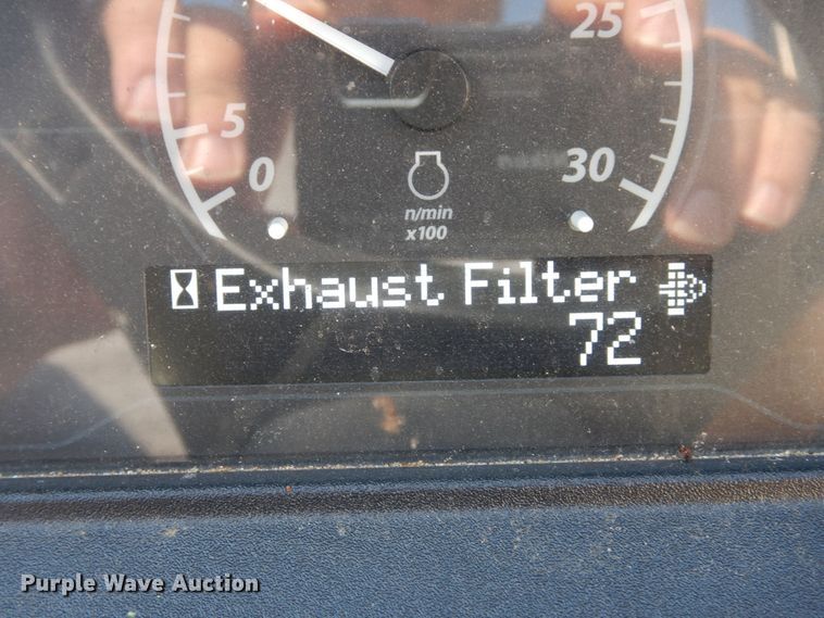 image for item DH8499 2021 John Deere 3035D  MFWD tractor