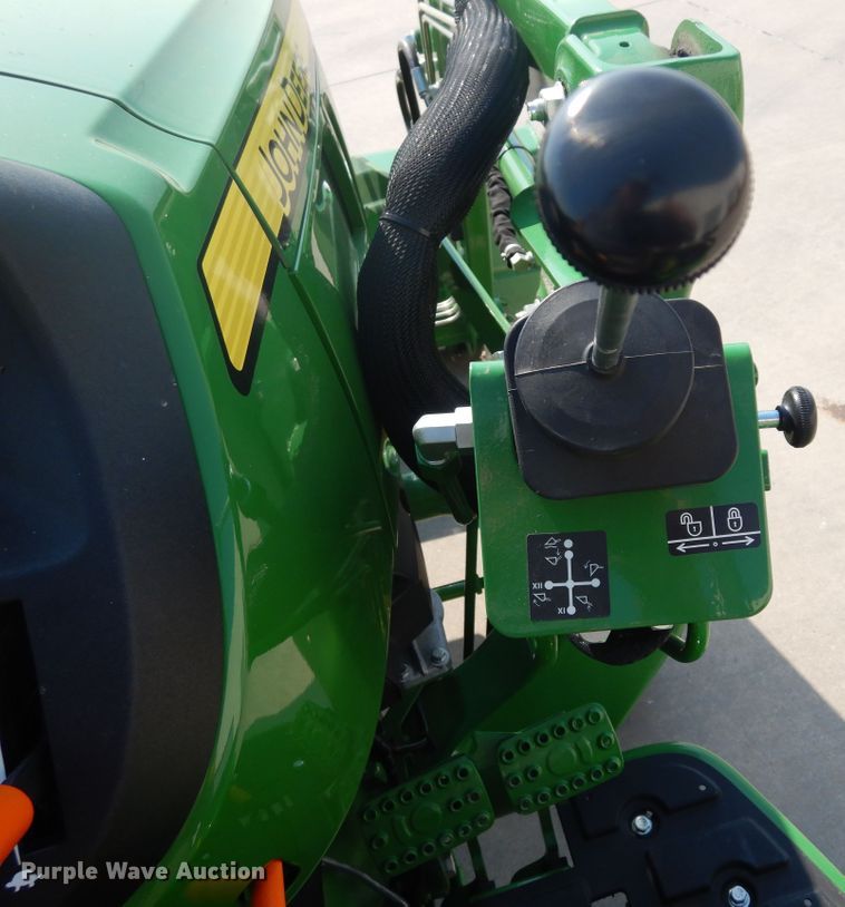 image for item DH8499 2021 John Deere 3035D  MFWD tractor