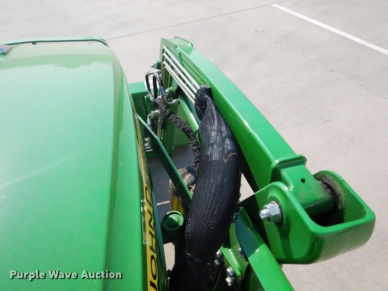 image for item DH8499 2021 John Deere 3035D  MFWD tractor