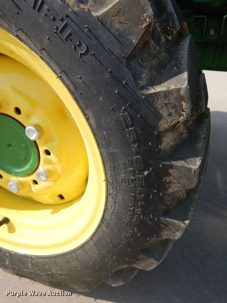 image for item DH8499 2021 John Deere 3035D  MFWD tractor