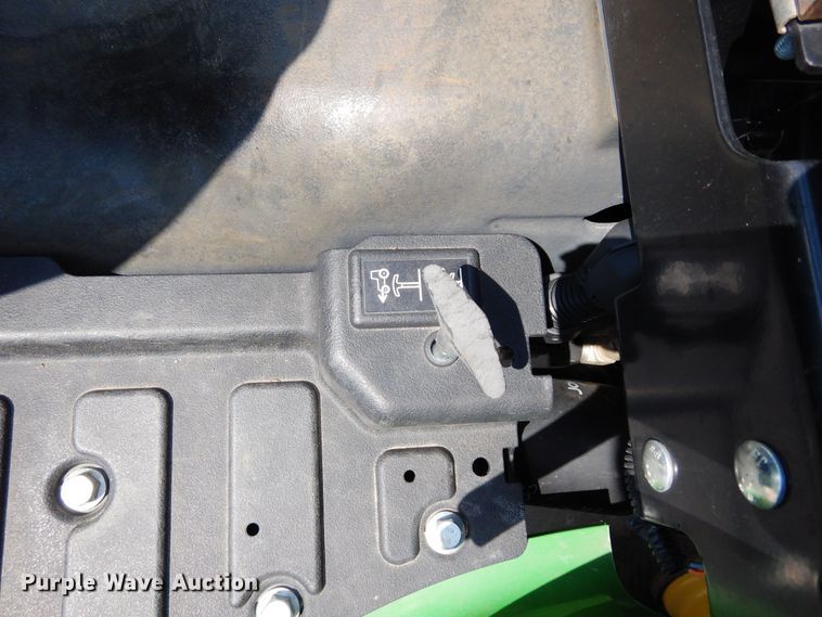 image for item DH8502 2020 John Deere 3038E  MFWD tractor