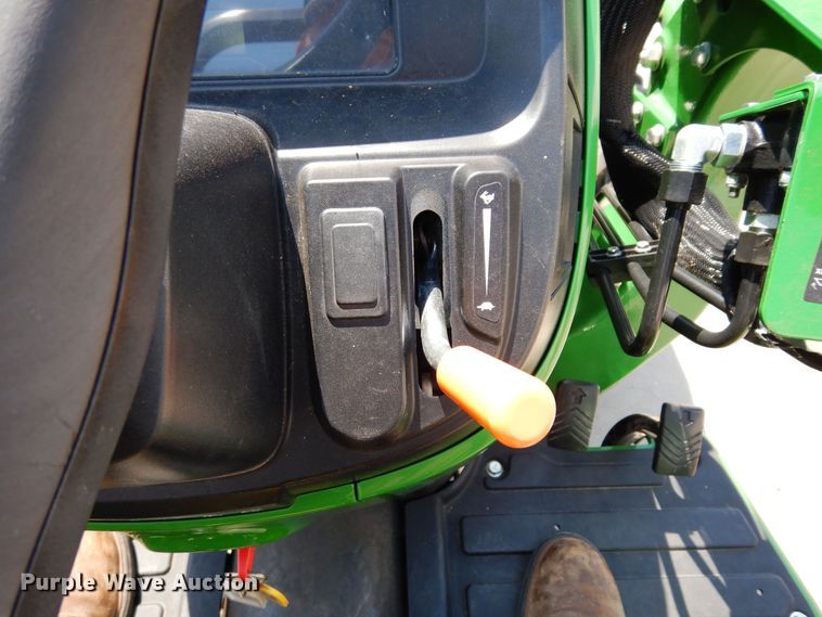 image for item DH8502 2020 John Deere 3038E  MFWD tractor