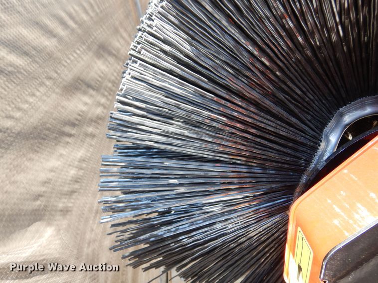 image for item DH8508 Kubota V5266  broom