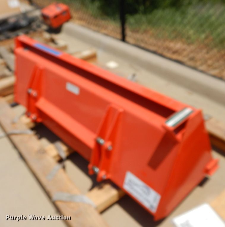 image for item DH8516 Kubota B1626  bucket