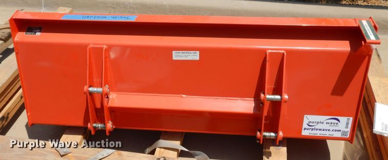 image for item DH8516 Kubota B1626  bucket