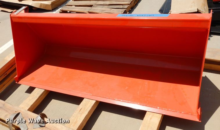 image for item DH8516 Kubota B1626  bucket