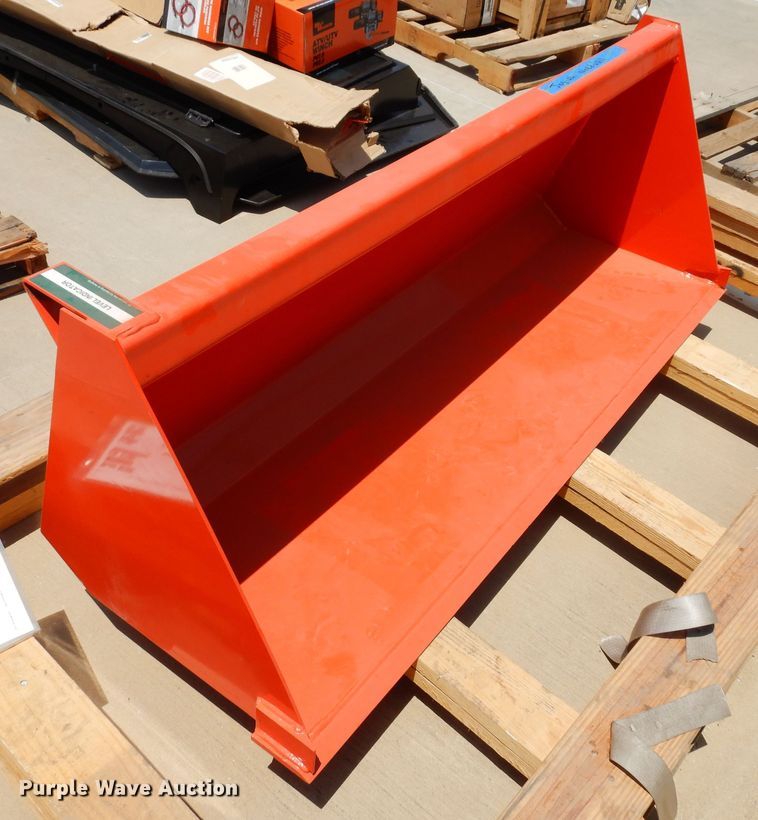image for item DH8516 Kubota B1626  bucket