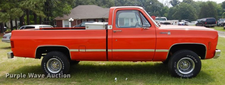 image for item DH8538 1976 Chevrolet Scottsdale 10  pickup truck