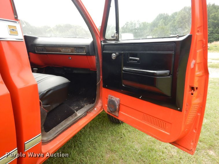 image for item DH8538 1976 Chevrolet Scottsdale 10  pickup truck