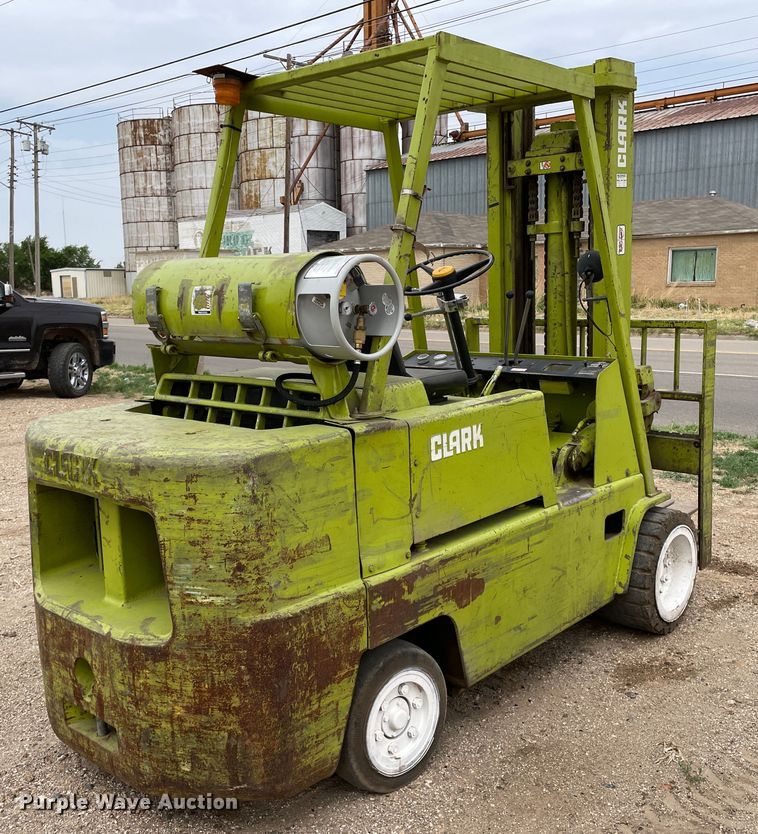 image for item DJ5154 Clark C500-Y35  forklift