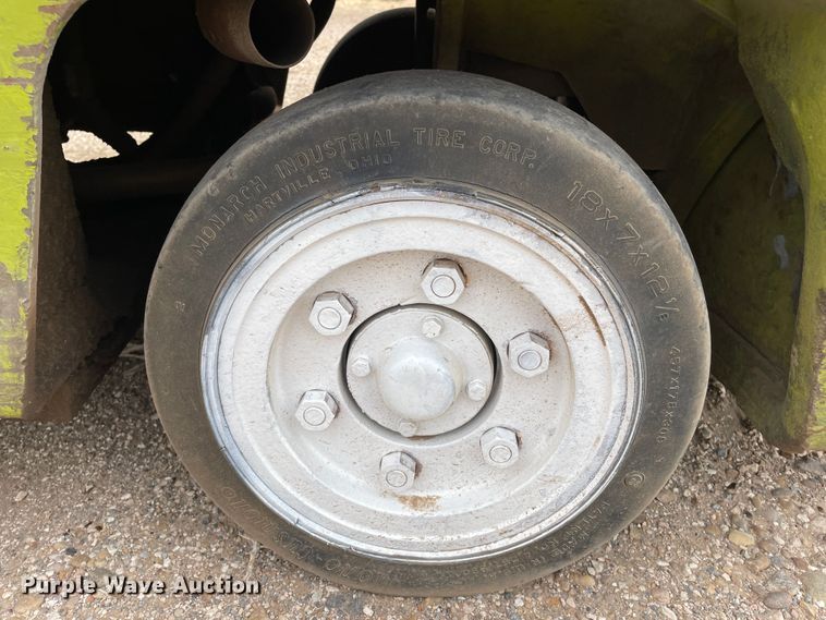 image for item DJ5154 Clark C500-Y35  forklift